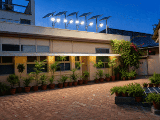 Integrated Solar street light installation demo 15W LED LiFePO4 battery